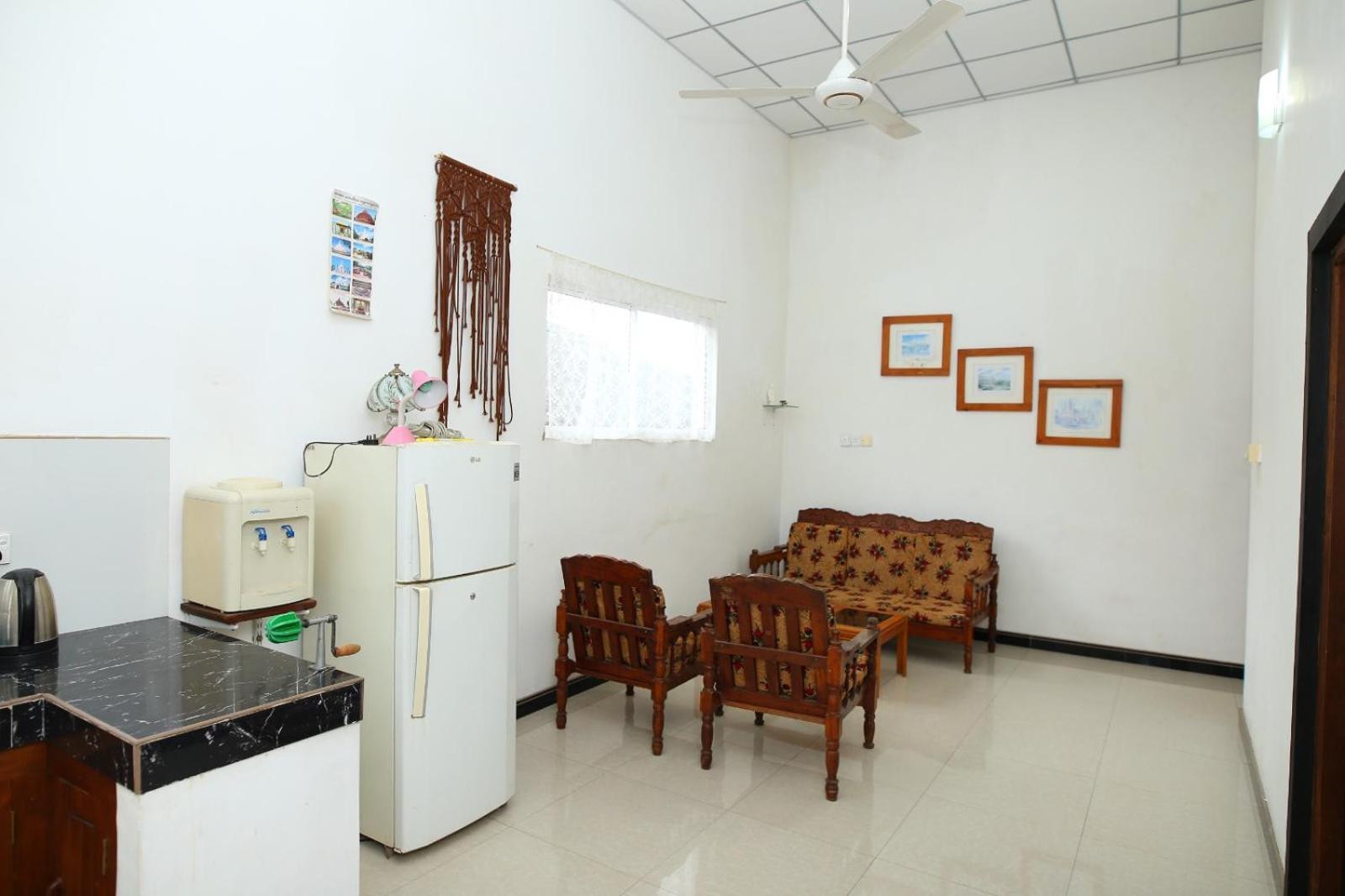 Sujee'S Guest House With Two Bed Rooms アヌラーダプラ エクステリア 写真