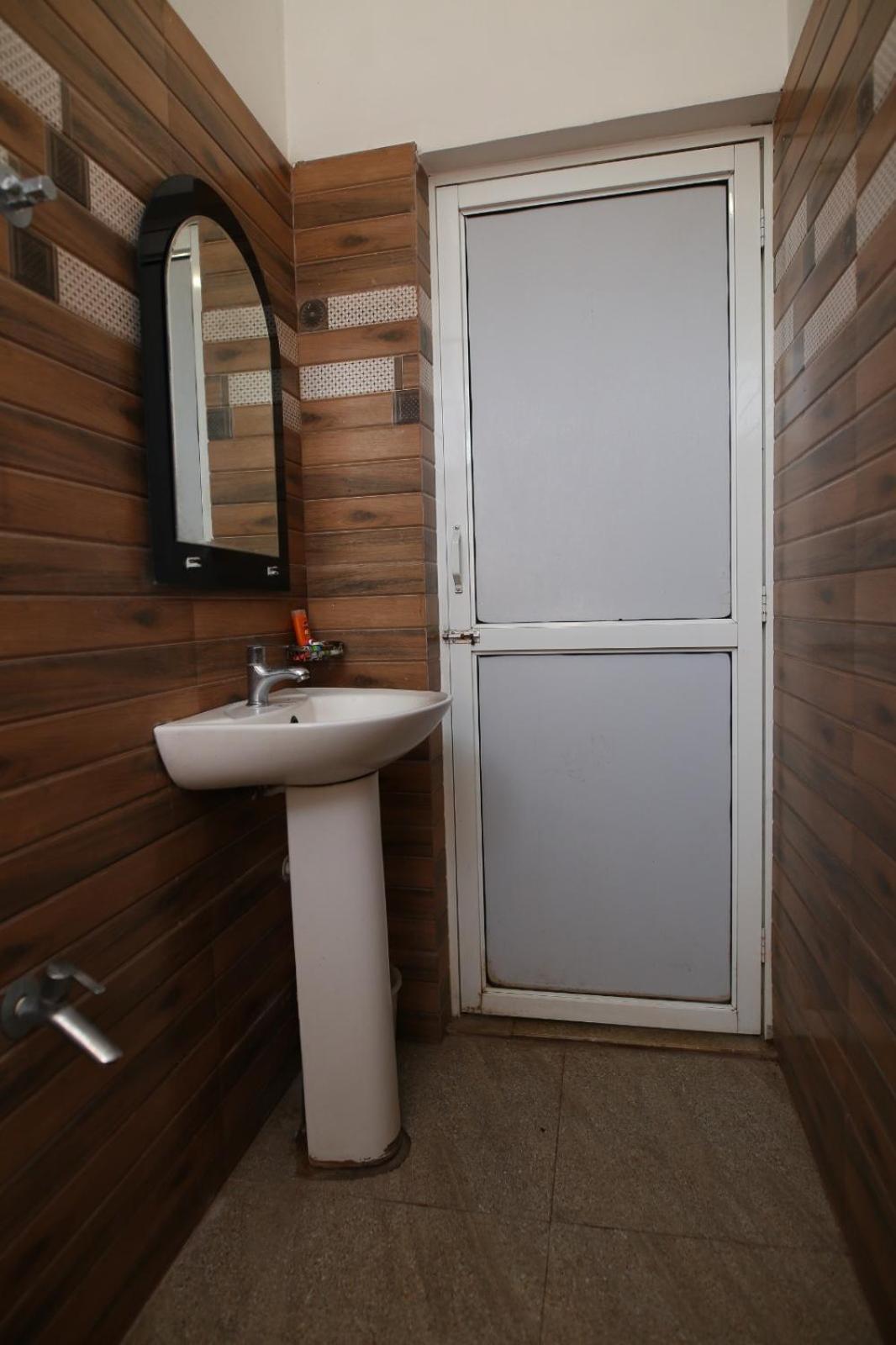 Sujee'S Guest House With Two Bed Rooms アヌラーダプラ エクステリア 写真