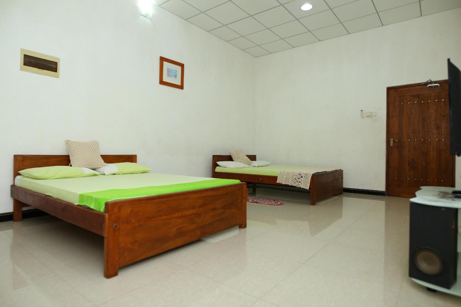 Sujee'S Guest House With Two Bed Rooms アヌラーダプラ エクステリア 写真