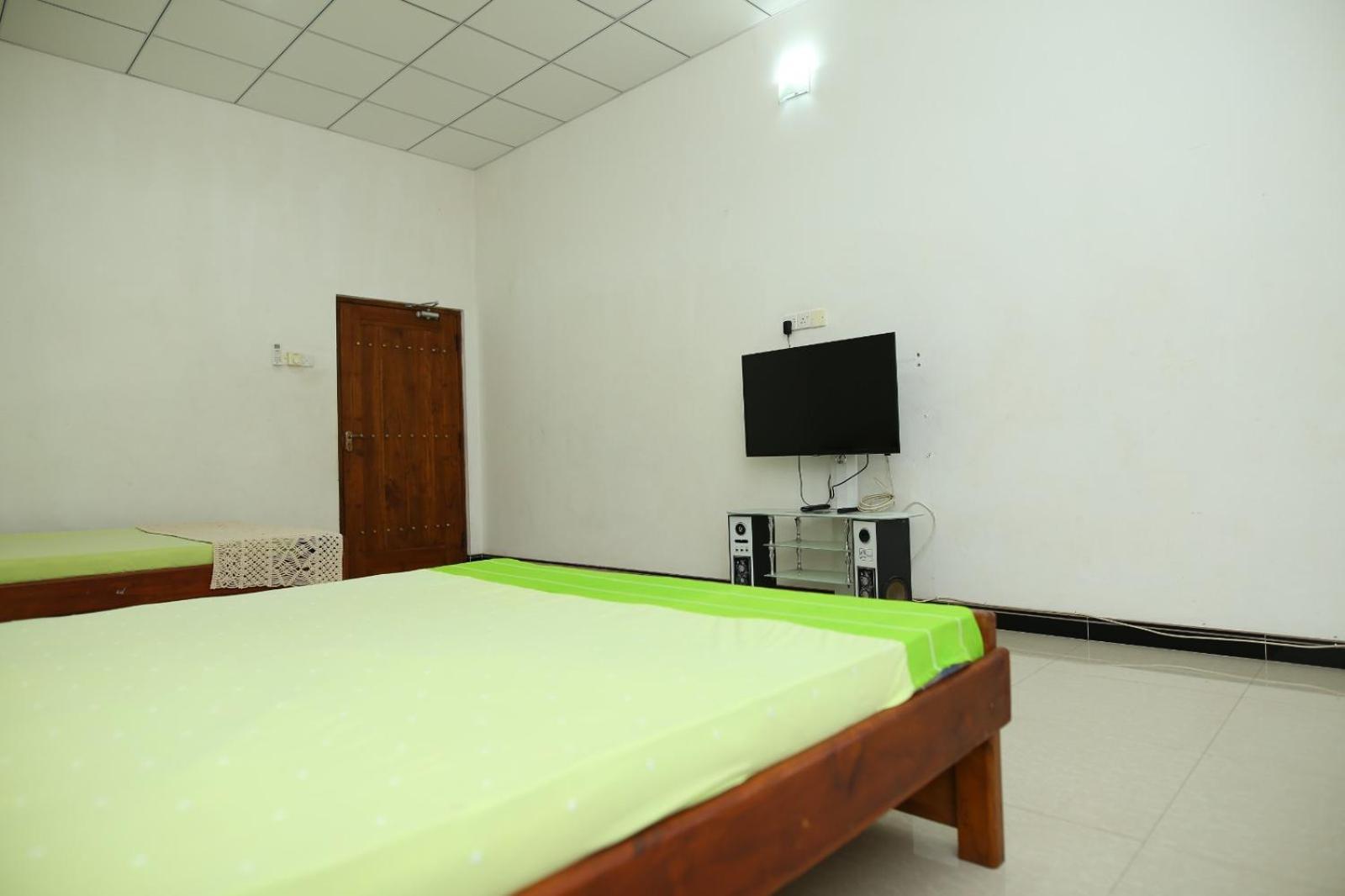 Sujee'S Guest House With Two Bed Rooms アヌラーダプラ エクステリア 写真